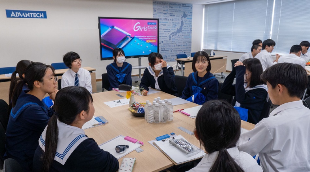 工場見学の後は「働き方」について対話