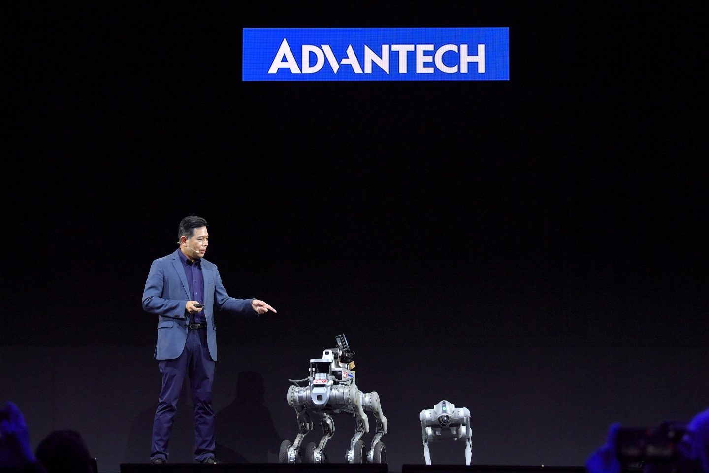 研華嵌入式事業群總經理張家豪以「Edge AI-Powered Robotics in Action」為題受邀出席COMPUTEX Forum發表演說